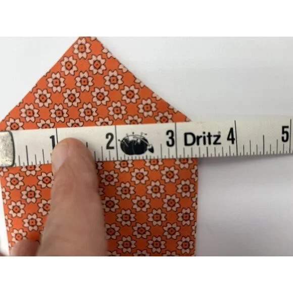 THOMAS PINK MCMXCVIII 100% Floral Silk Necktie Made In England 58" x 3.25" GUC - Picture 6 of 7